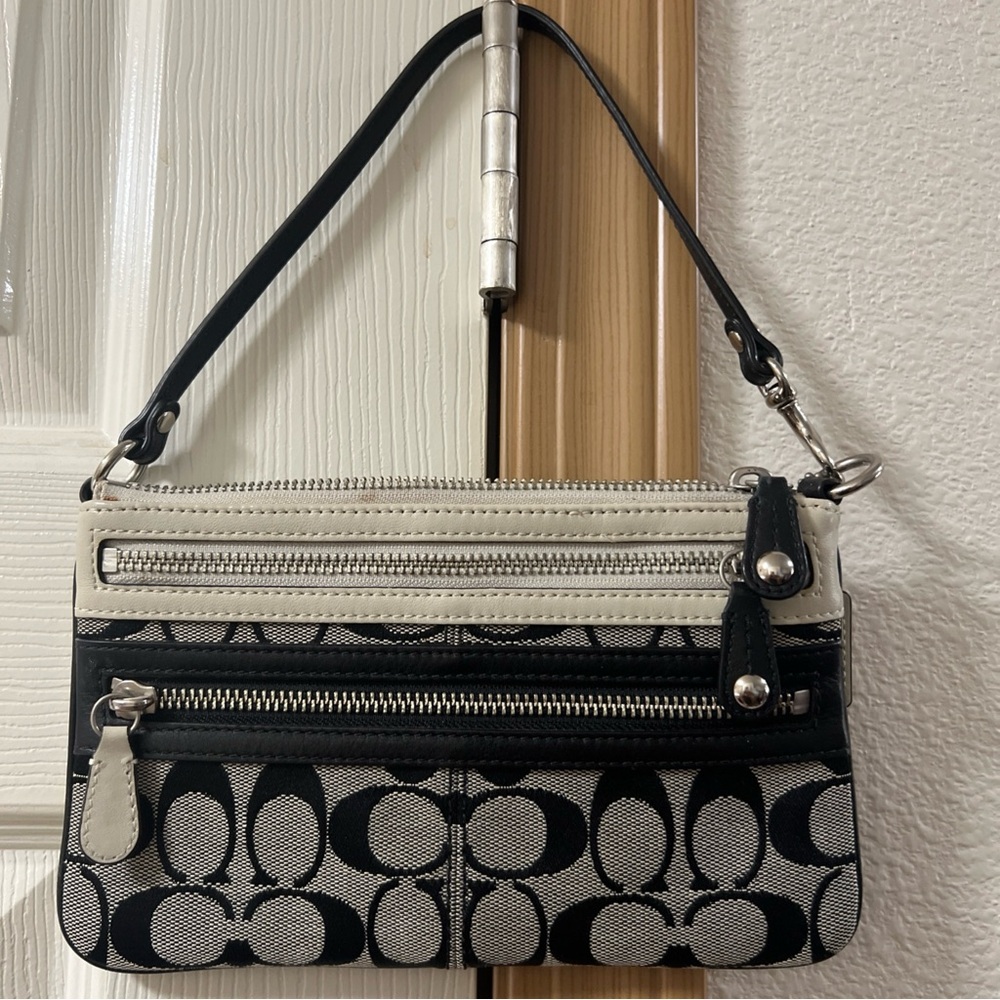 COACH SIGNATURE C LOGO CANVAS BLACK/CREAM SKINNY 2 ZIP POCKET WRISTLET PURSE NIC
